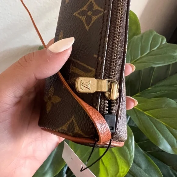 Authentic LOUIS VUITTON Monogram Mini Papillon Pouch Bag - Picture 4 of 8